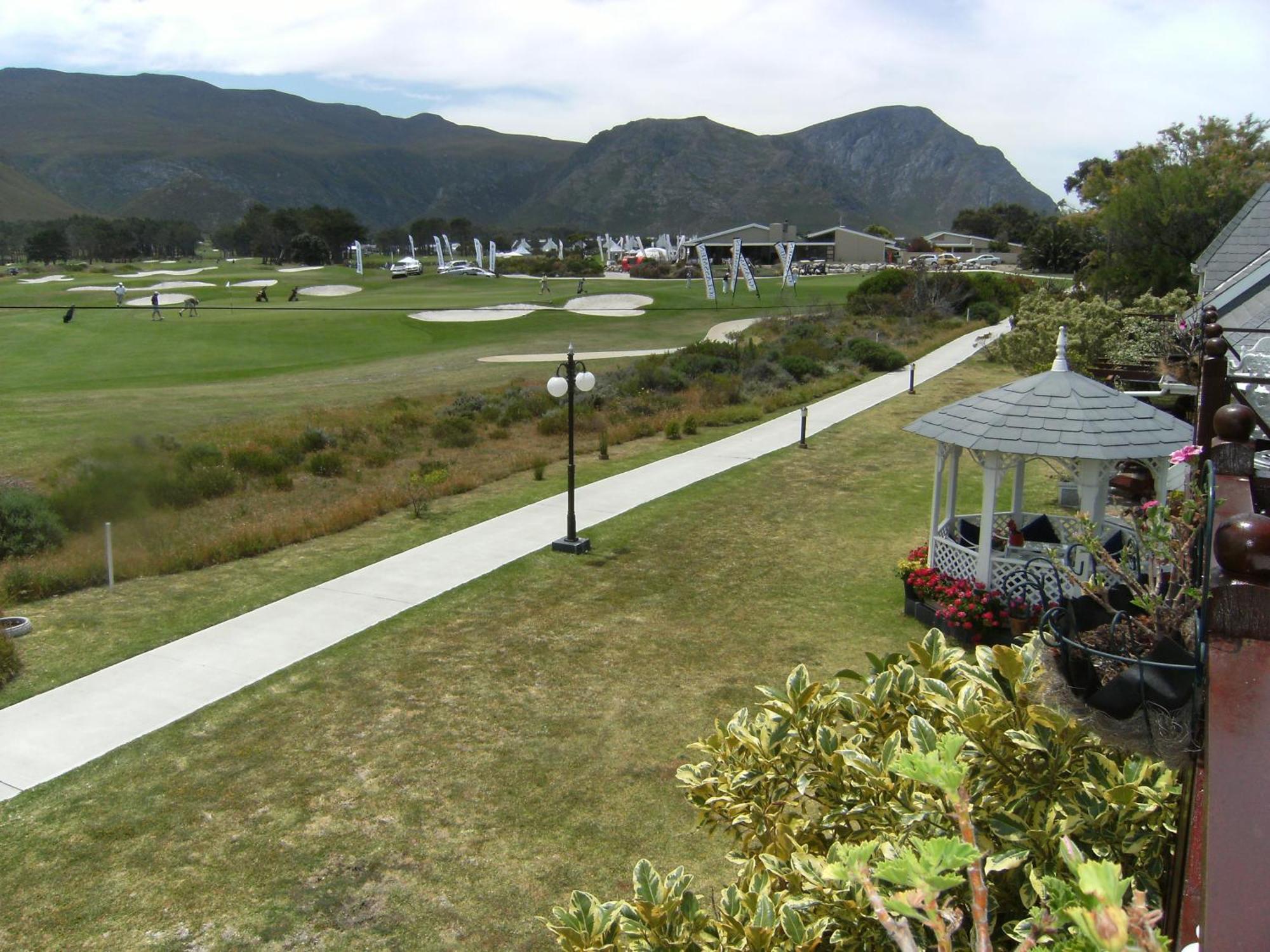 Mulligans Guest Lodge Hermanus Exterior photo