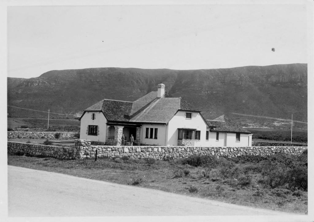 Mulligans Guest Lodge Hermanus Exterior photo